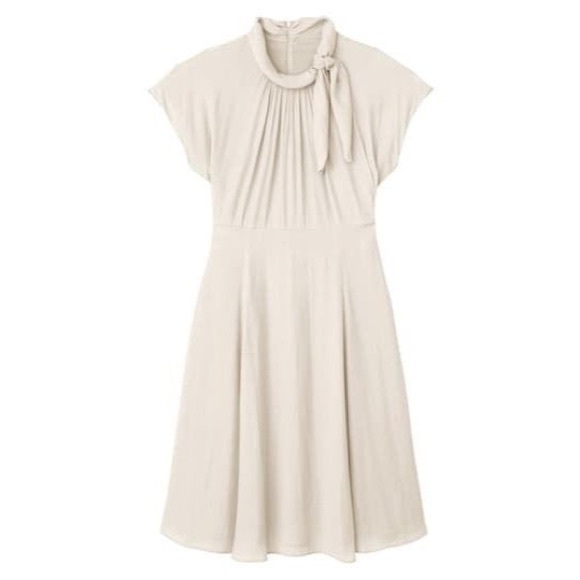 🌻Gal Meets Glam Aimee Neck Tie Trumpet Flare Dress🌻 - Picture 8 of 8